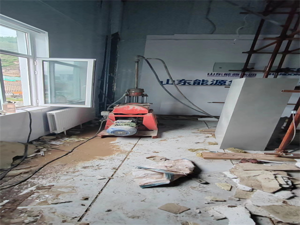 武江地基基础下沉墙体裂缝加固注浆顶升施工