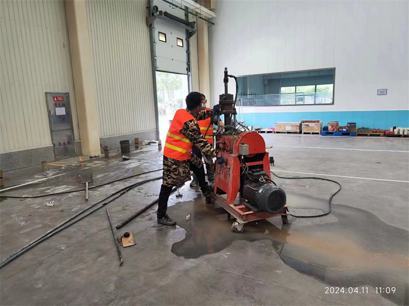 武江厂房地面下沉塌陷注浆加固施工